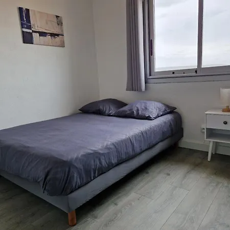 Bord De Avec Piscine Intérieure Chauffée Appartamento